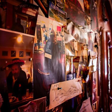 Todd Tavern Hostel อลิซสปริงส์ ภายนอก รูปภาพ