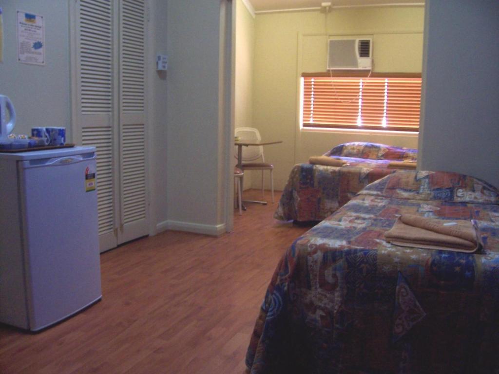 Todd Tavern Hostel อลิซสปริงส์ ห้อง รูปภาพ